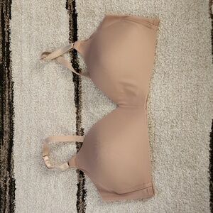 Warners Wireless Bras - Size 34C